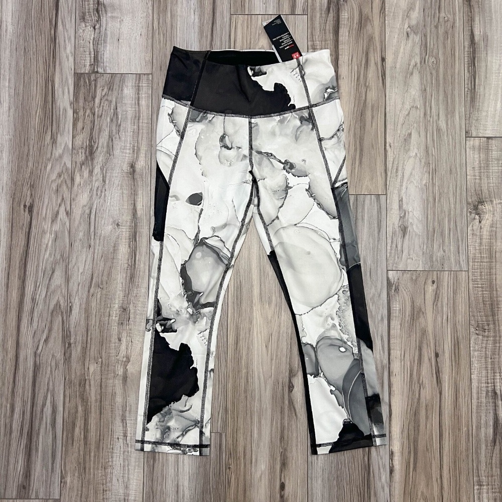 Under Armour Women's HeatGear Training Crop Tight 1320551-008 Black White Size M